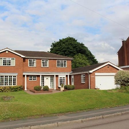 Unwind In Comfort At Cosy Caradus Your 4 Bedroom Home Sweet Home! Birmingham Kültér fotó