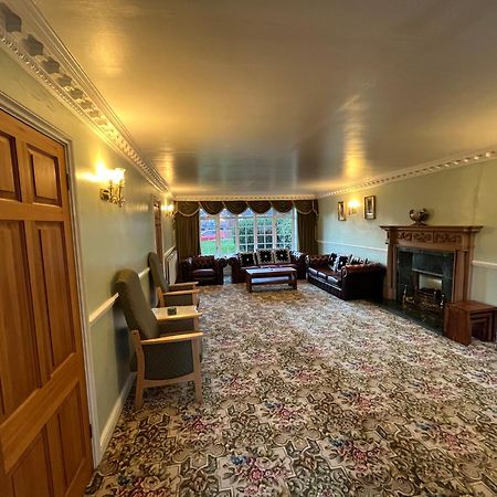 Unwind In Comfort At Cosy Caradus Your 4 Bedroom Home Sweet Home! Birmingham Kültér fotó
