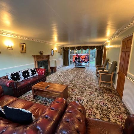 Unwind In Comfort At Cosy Caradus Your 4 Bedroom Home Sweet Home! Birmingham Kültér fotó