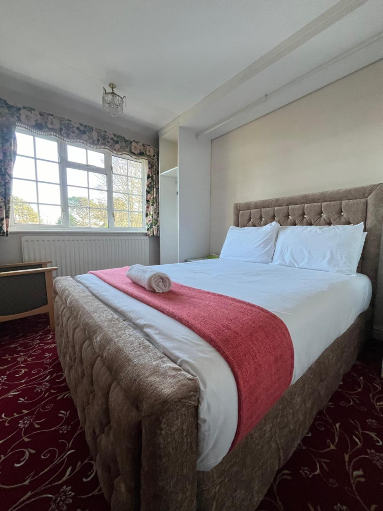 Unwind In Comfort At Cosy Caradus Your 4 Bedroom Home Sweet Home! Birmingham Kültér fotó