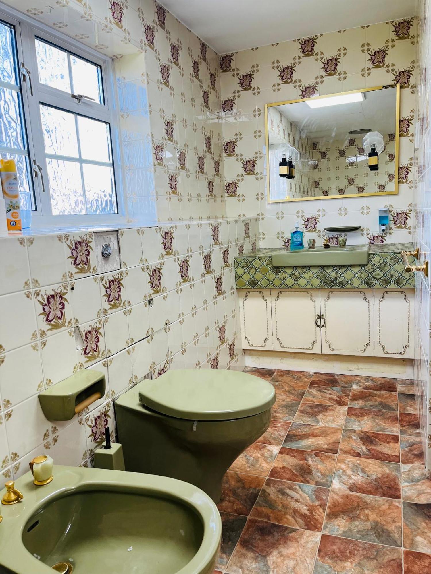 Unwind In Comfort At Cosy Caradus Your 4 Bedroom Home Sweet Home! Birmingham Kültér fotó