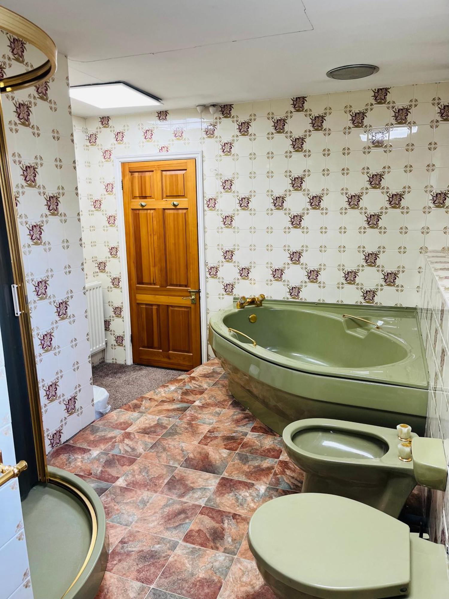 Unwind In Comfort At Cosy Caradus Your 4 Bedroom Home Sweet Home! Birmingham Kültér fotó