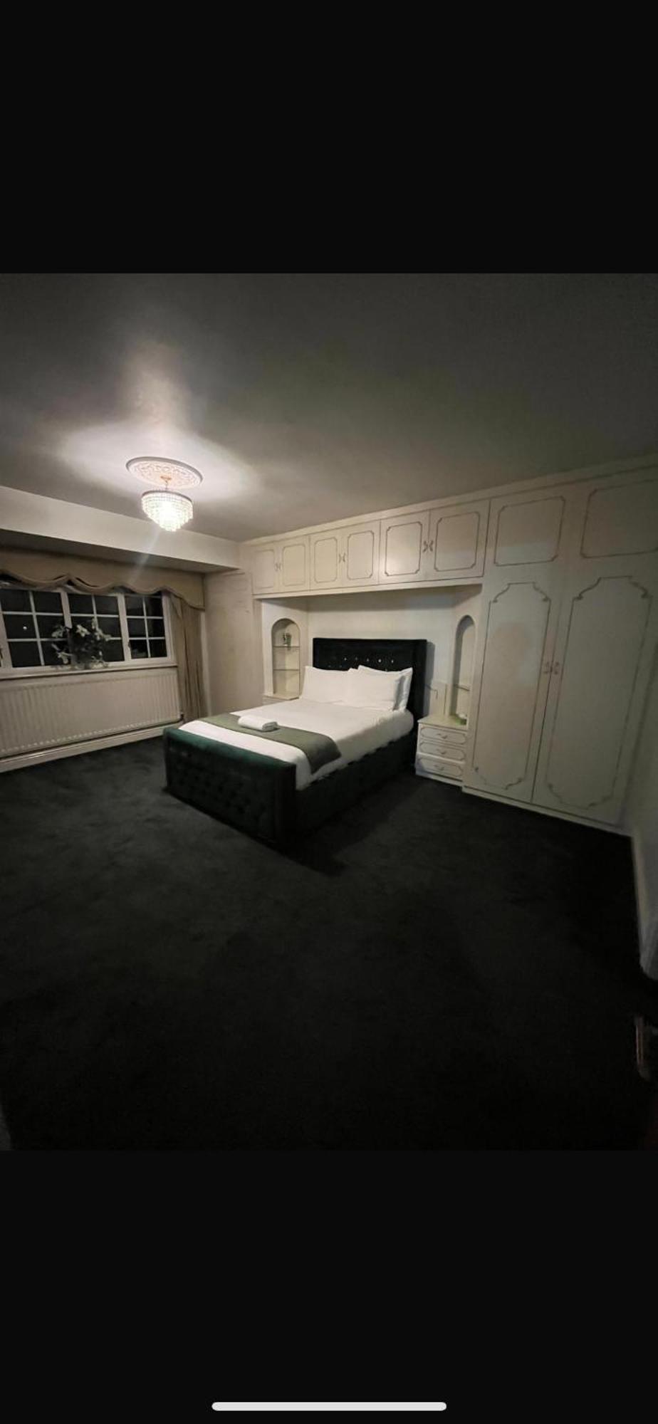 Unwind In Comfort At Cosy Caradus Your 4 Bedroom Home Sweet Home! Birmingham Kültér fotó