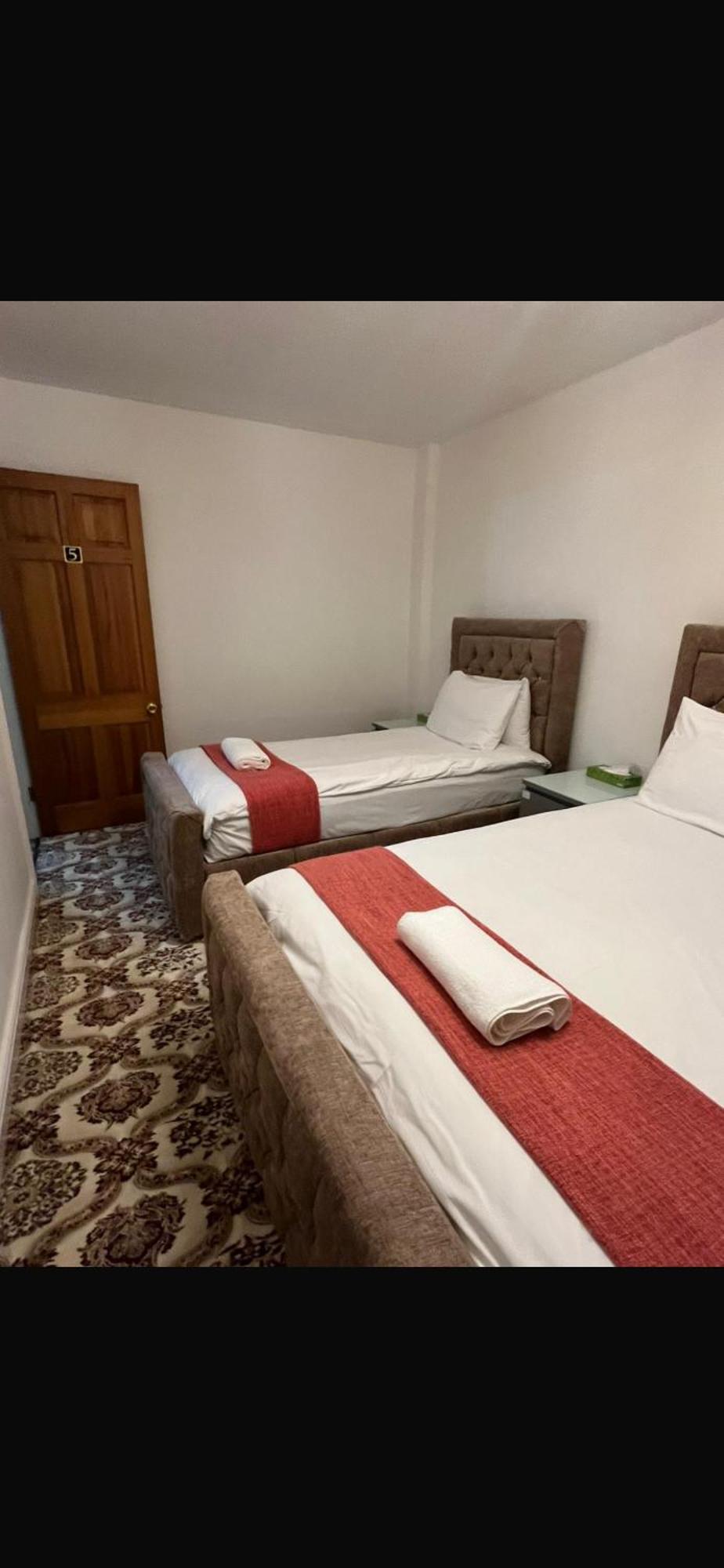 Unwind In Comfort At Cosy Caradus Your 4 Bedroom Home Sweet Home! Birmingham Kültér fotó
